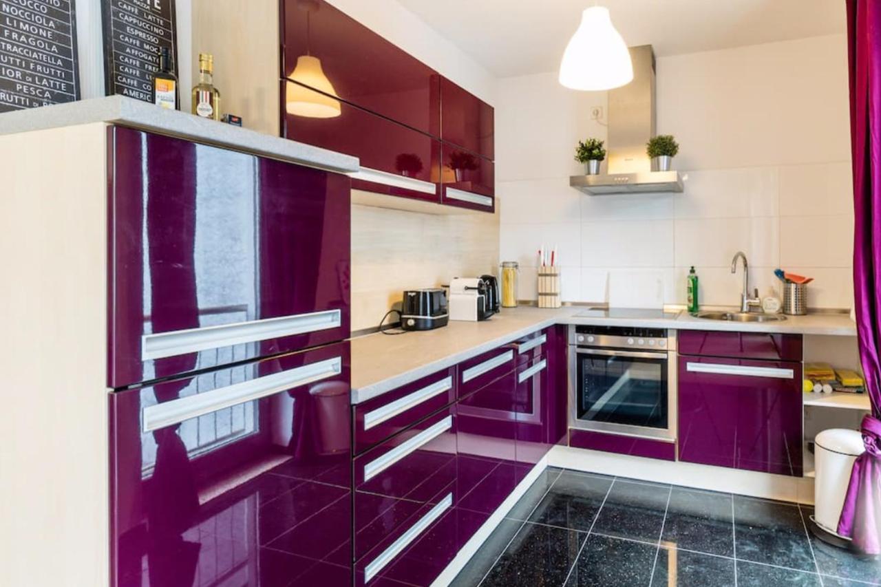 Apartment Homefy Oldtown - 6 People - 2 Bath - Balcony - Location Dusseldorf